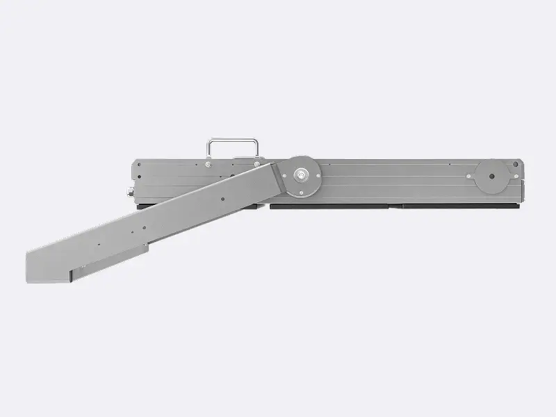LED-Flächen- und Flutlichtleuchte PSH-145 von Schmidt-Strahl in seitlicher Profilansicht mit flachem Leuchtengehäuse